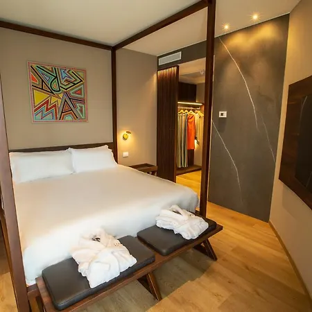 Mh Hotel